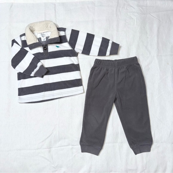 ❤️4 for $20❤️ Carter's Boy Striped Fleece Pullover & Pants Set Size  18M - Picture 9 of 10